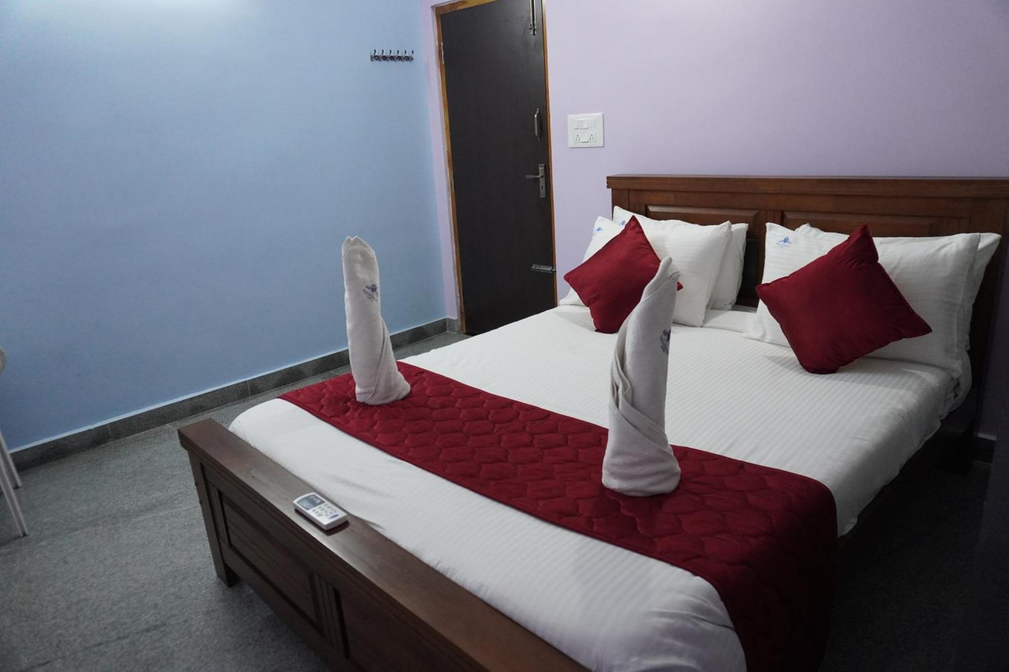 Tirumala Premium Home Stay Tirupati Bagian luar foto