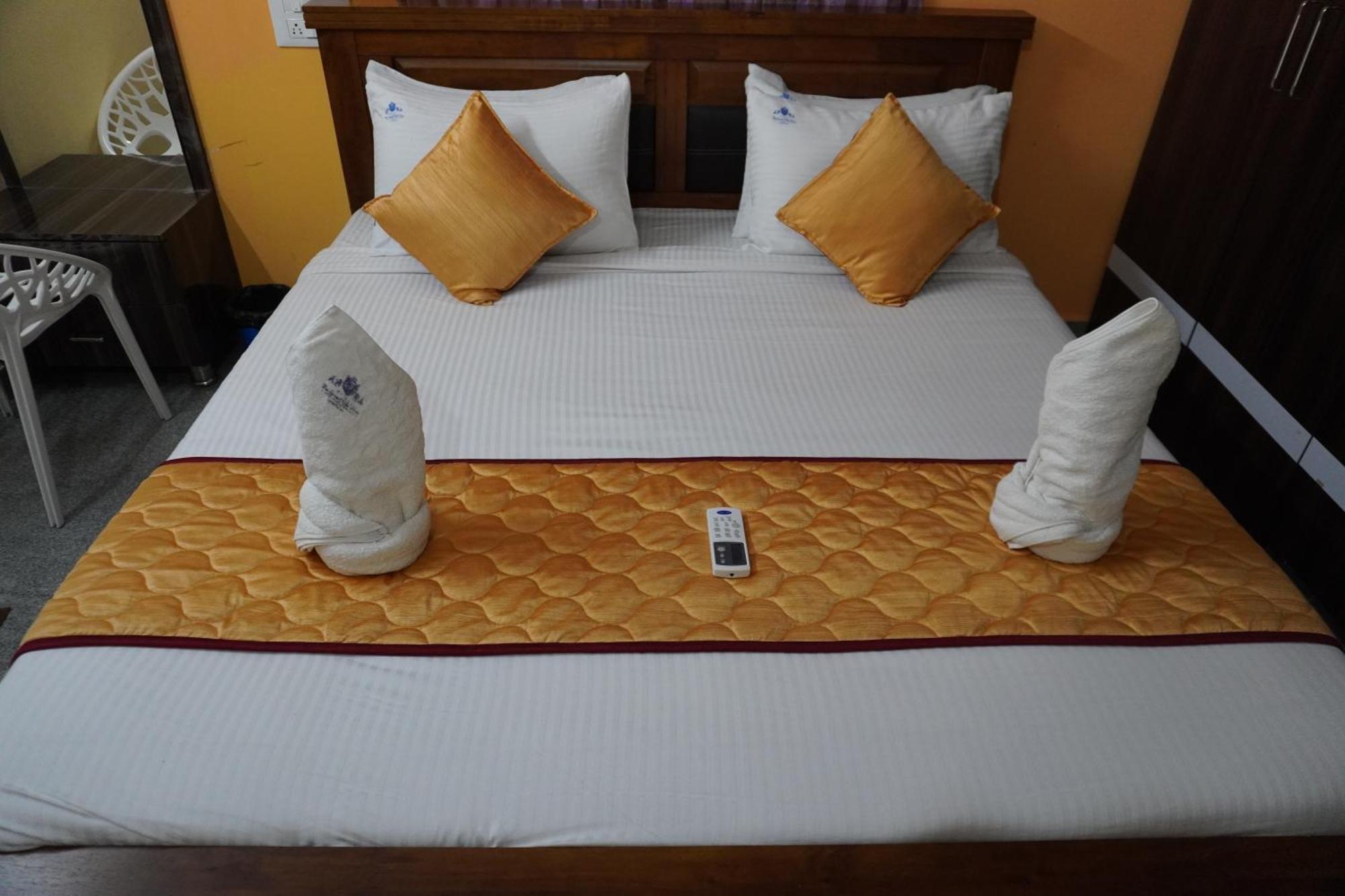 Tirumala Premium Home Stay Tirupati Bagian luar foto